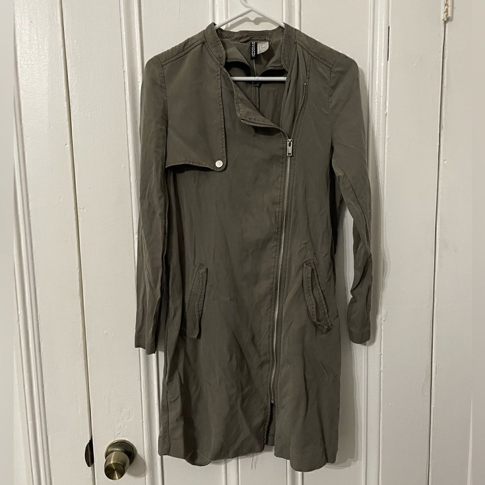 Divided jacket